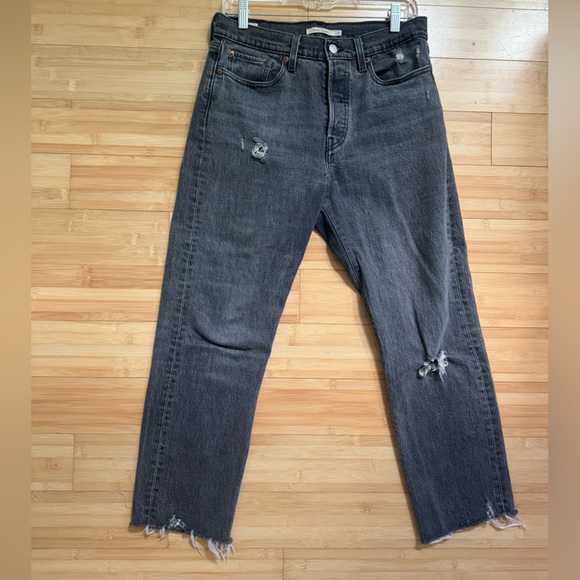 Grey Levi’s jeans - Picture 1 of 3